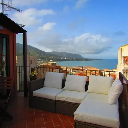 Arias - La Del Duomo Cefalu